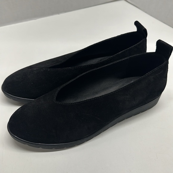 Eileen Fisher Humor Easy Comfort Slip On Flat Shoes Suede Round Toe Black Size 7 - Picture 2 of 10